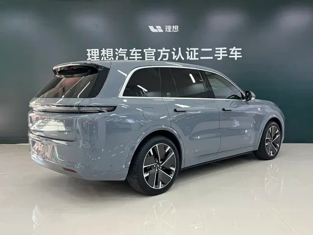 Li Auto L8 — Фото автомобиля 25