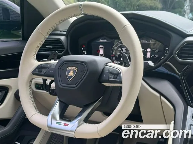 Lamborghini Urus — Фото автомобиля 11