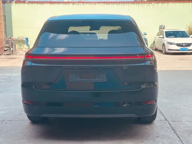 Li Auto L7 — Фото автомобиля 5