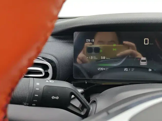 Geely Galaxy Stellar 6 — Фото автомобиля 7