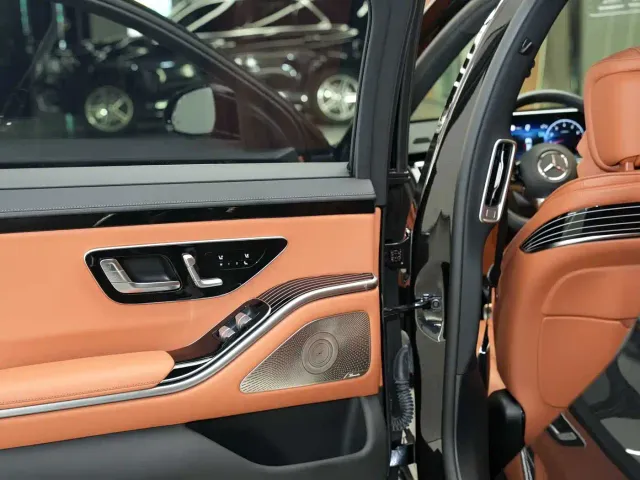 Mercedes-Benz S-Class — Фото автомобиля 11