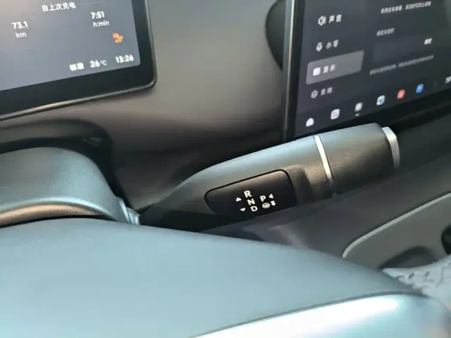 Leapmotor C10 — Фото автомобиля 13