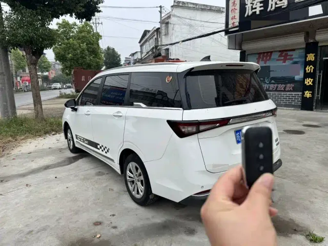 Wuling Motors Wuling Jiachen 2022 1.5T CVT Exclusive Flagship Model — Фото автомобиля 7