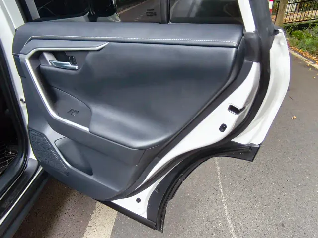Toyota RAV4 — Фото автомобиля 13