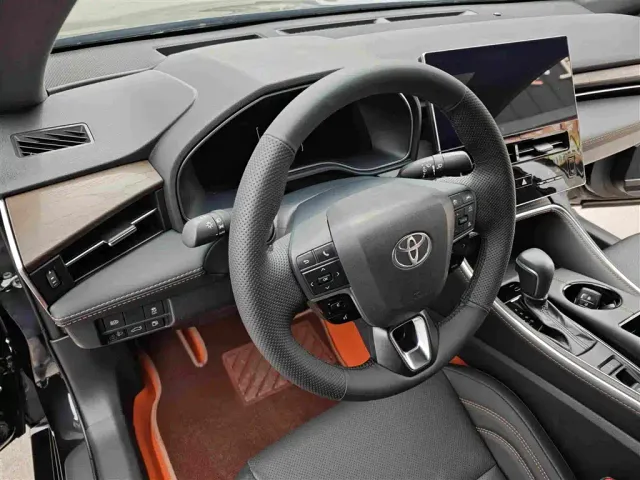 Toyota Avalon — Фото автомобиля 12