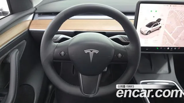 Tesla Model Y — Фото автомобиля 20