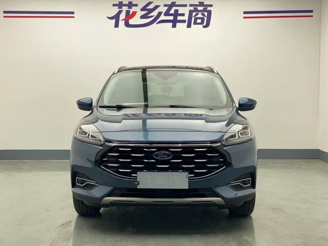 Ford Escape — Фото автомобиля 3