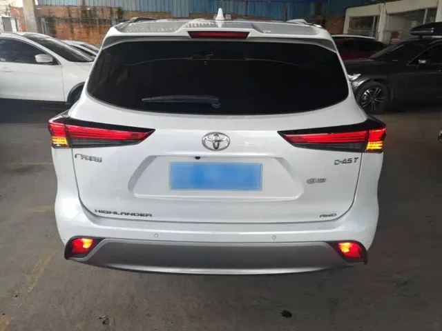 Toyota Highlander — Фото автомобиля 3