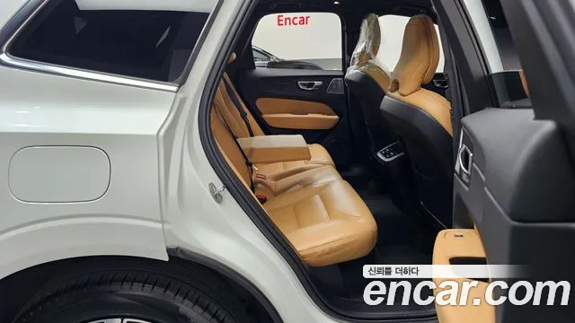 Volvo XC60 Generation 2 — Фото автомобиля 17
