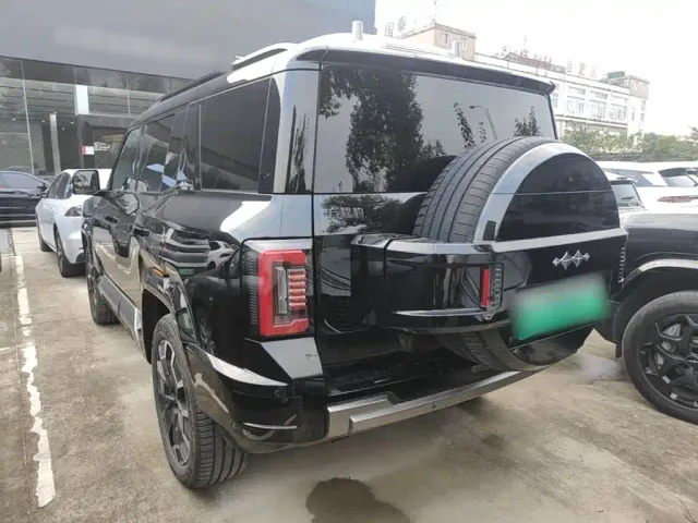 BYD FangChengBao Leopard 8 — Фото автомобиля 4