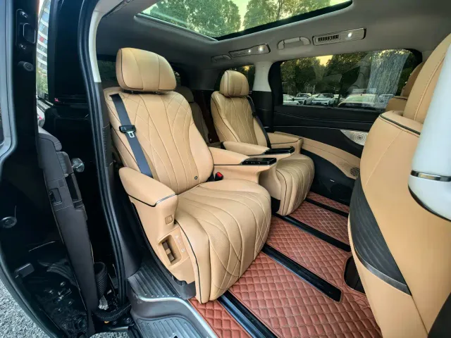 Denza Denza D9 2024 DM-i 980 AWD Prestige — Фото автомобиля 14