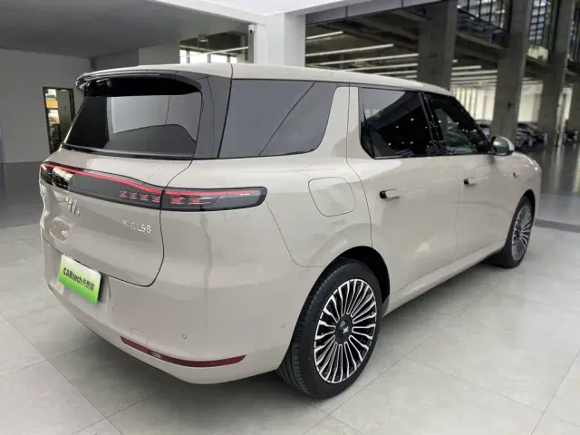 IM Motors LS8 — Фото автомобиля 3