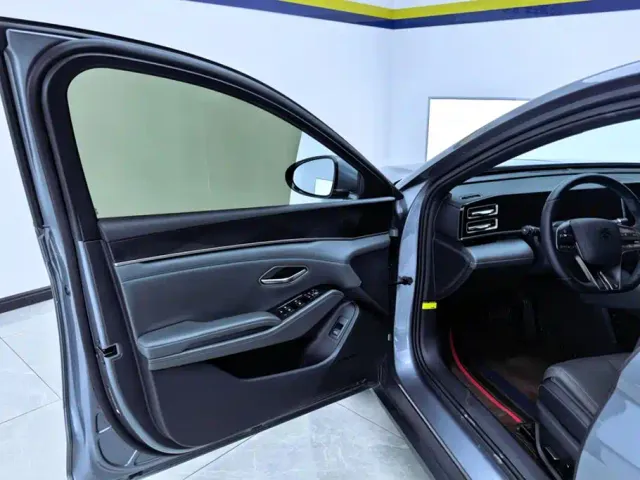 BYD Qin L — Фото автомобиля 7