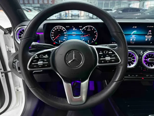 Mercedes-Benz A-Class — Фото автомобиля 12