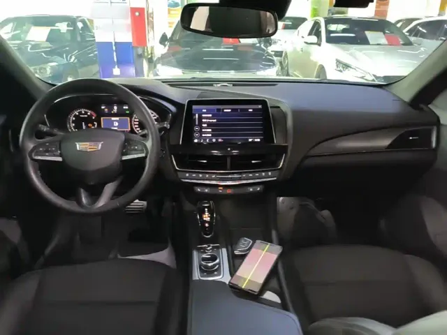 Cadillac CT5 — Фото автомобиля 9