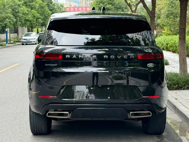 Land Rover Range Rover Sport — Фото автомобиля 4