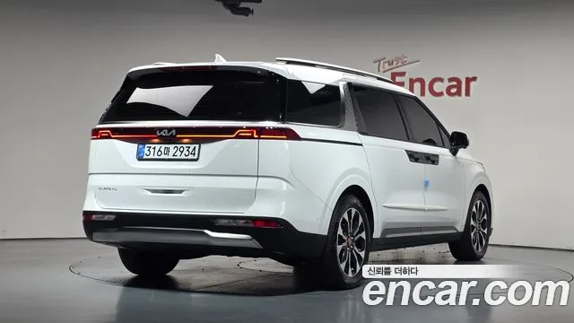Kia Carnival 4th Gen — Фото автомобиля 2