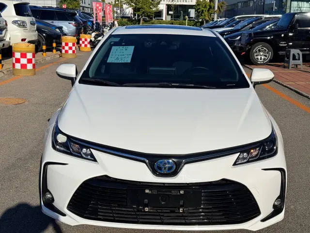 Toyota Corolla — Фото автомобиля 2