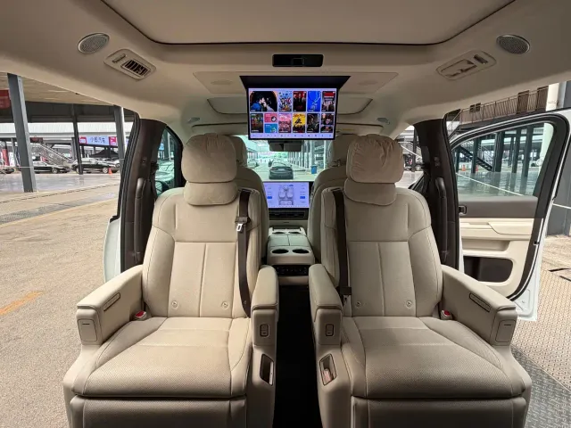 Li Auto MEGA — Фото автомобиля 9