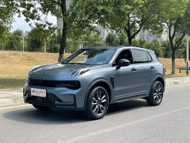 Фотография автомобиля — Lynk & Co 01