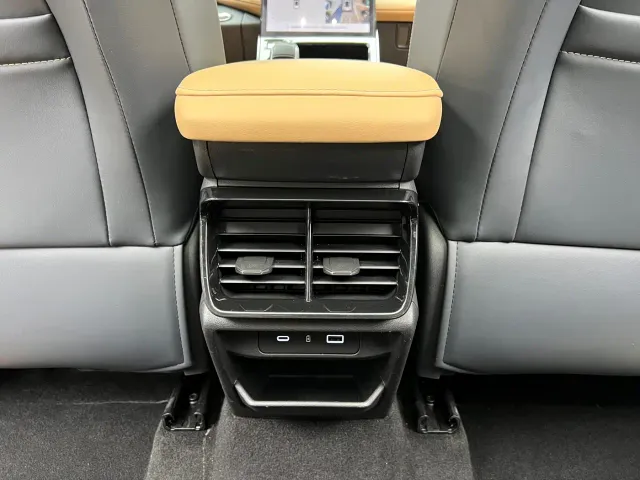 Geely Boyue L — Фото автомобиля 16