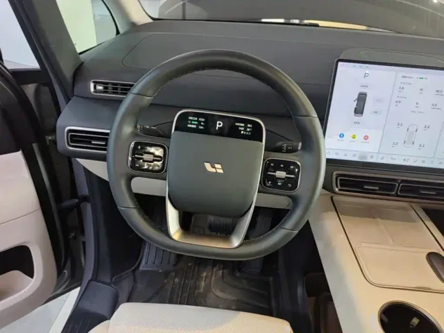 Li Auto MEGA — Фото автомобиля 10