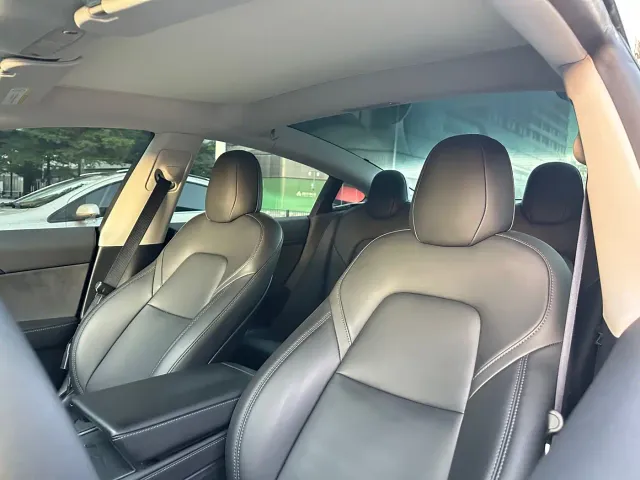 Tesla Model 3 — Фото автомобиля 9