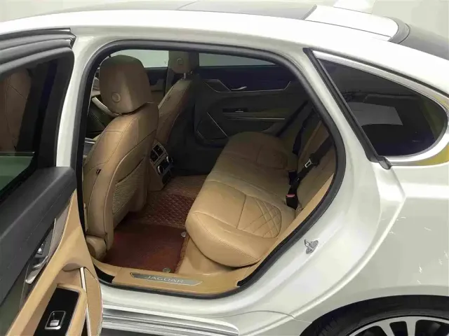 Jaguar Jaguar XFL 2022 XFL 2.0T P250 2WD Premium Luxury — Фото автомобиля 5