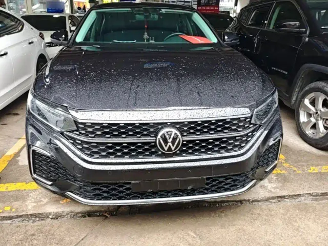 Volkswagen Passat — Фото автомобиля 2