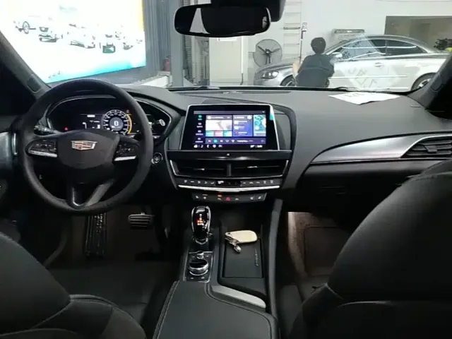 Cadillac CT5 — Фото автомобиля 9