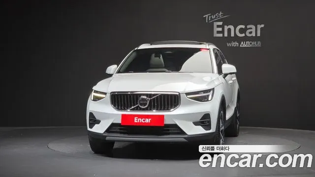 Вольво XC40 B4 Ultimate Bright — Фото автомобиля 3