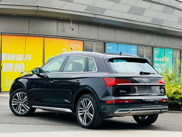 Audi Q5L — Фото автомобиля 5