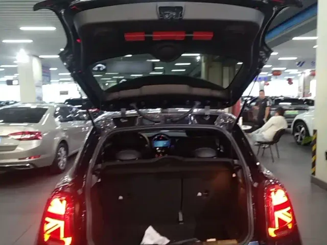 MINI Hatch — Фото автомобиля 18