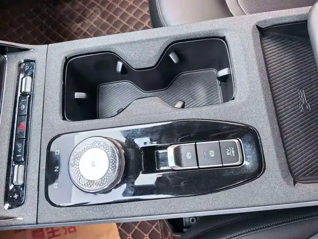 Wuling Starlight — Фото автомобиля 5