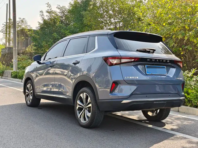 Wuling Asta — Фото автомобиля 4