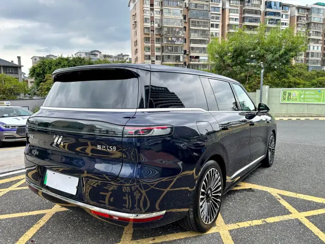 IM Motors LS9 — Фото автомобиля 17