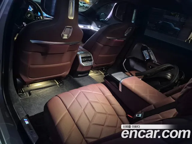 BMW 7 Series G70 — Фото автомобиля 17