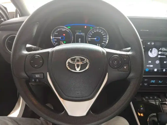 Toyota Corolla Twin Engine E+ — Фото автомобиля 10