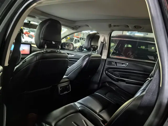 Ford Edge — Фото автомобиля 9
