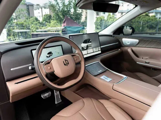 Leapmotor C11 — Фото автомобиля 7
