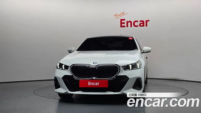 BMW 5 Series G60 — Фото автомобиля 3