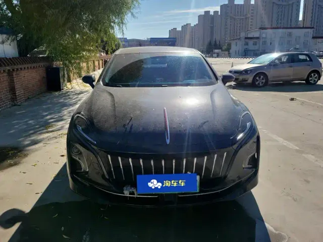 Hongqi E-QM5 — Фото автомобиля 2