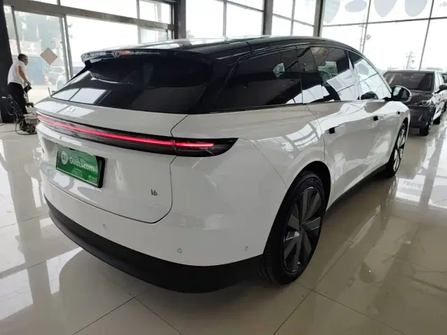 Li Auto i6 — Фото автомобиля 4