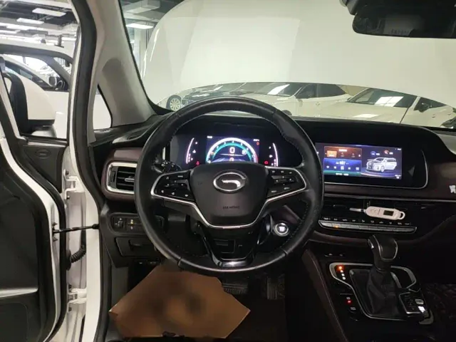 GAC Trumpchi M6 — Фото автомобиля 10