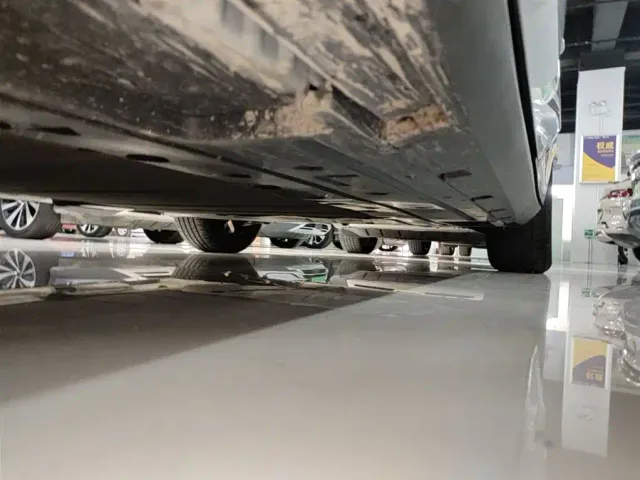 BYD Qin L — Фото автомобиля 21