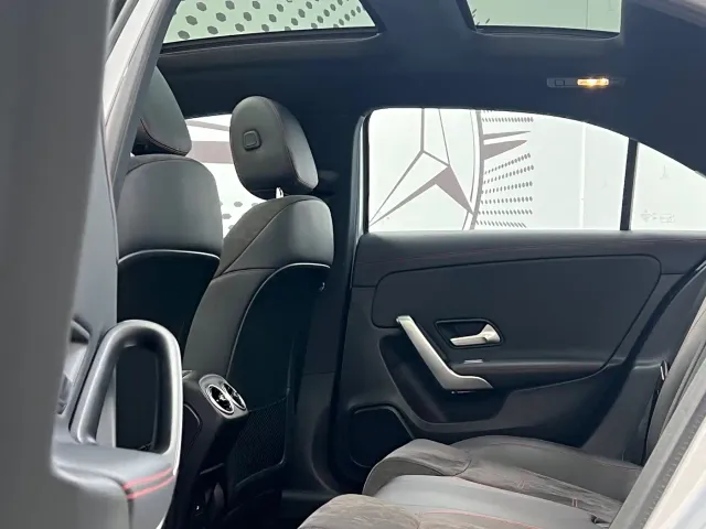 Mercedes-Benz A-Class — Фото автомобиля 7