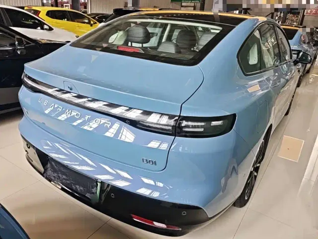 Leapmotor B01 — Фото автомобиля 6