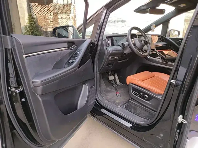 GAC Trumpchi M8 — Фото автомобиля 15