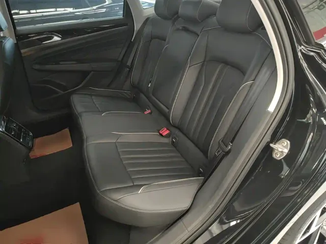 Volkswagen Passat — Фото автомобиля 16