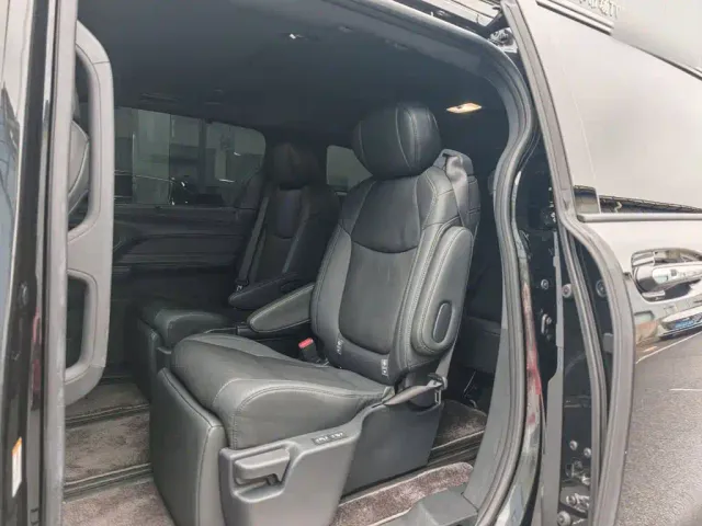 Toyota Sienna — Фото автомобиля 17